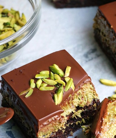 BROKIE (PISTACHIO KUNAFA)