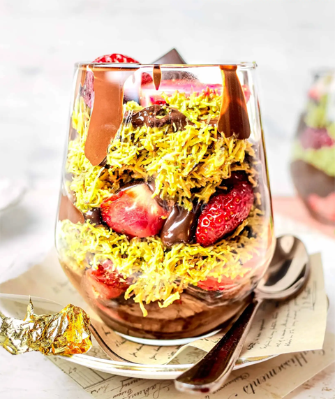 DUBAI CHOCOLATE STRAWBERRY